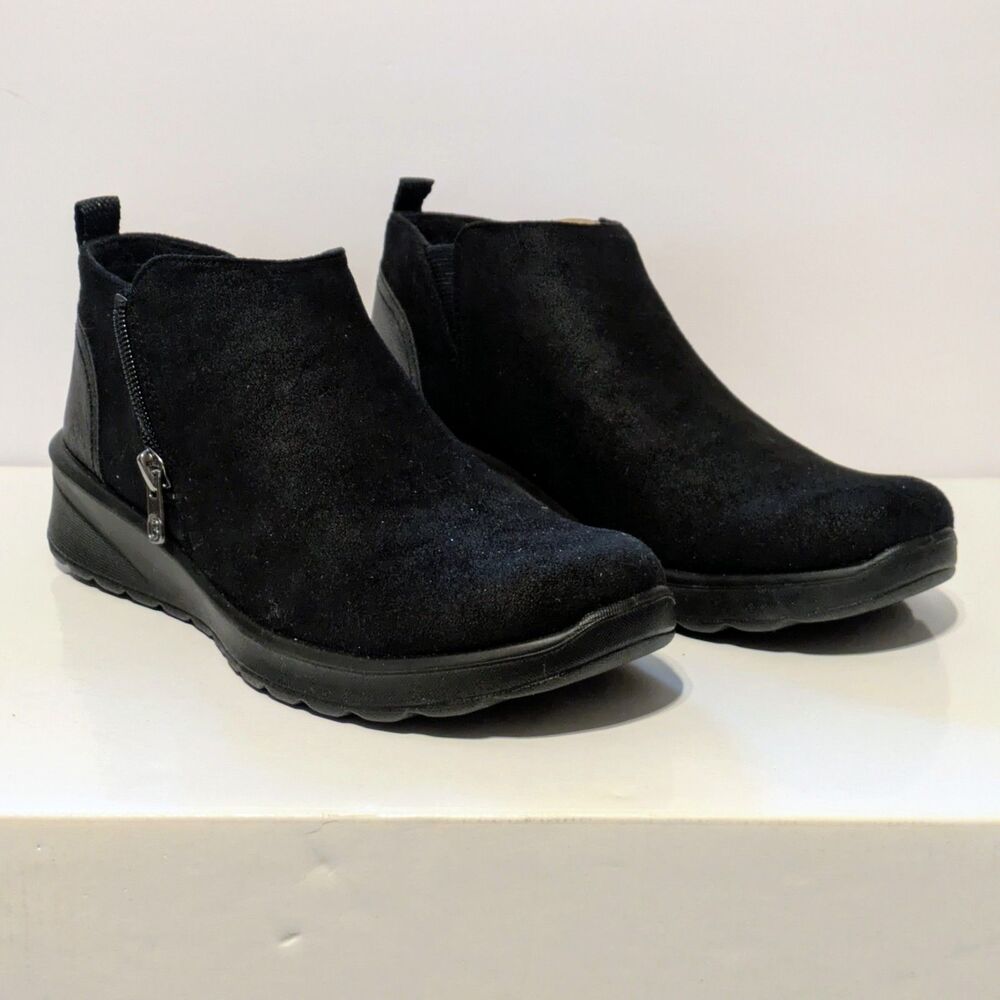 Bzees Greta by LifeStride Women's Black Ankle Boots Vegan Suede Comfort size 8